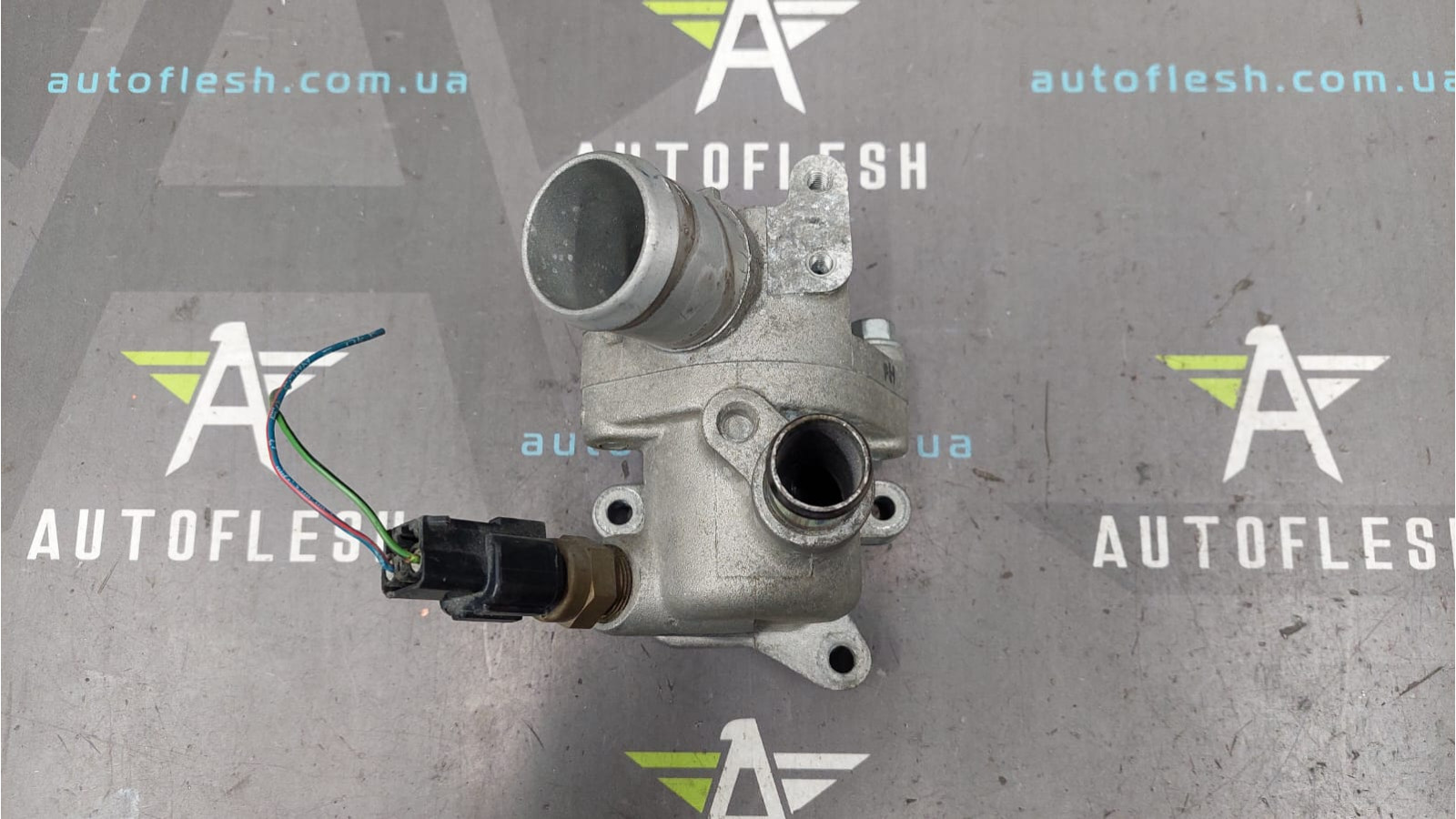 Корпус термостата, термостат 256102A601, 256102A610, 2550027000 Hyundai Elantra KIA Ceed бу